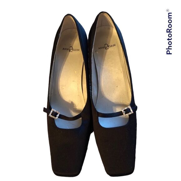 Anne Klein Black Satin Heels - Picture 2 of 11